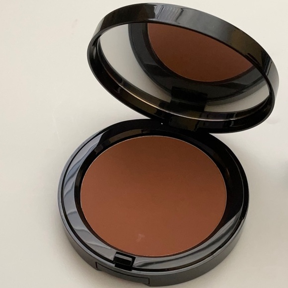Bobbi Brown Bronzing Powder Deep - Picture 6 of 7